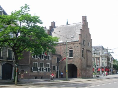 De gevangenpoort in Den Haag anno juni 2003.